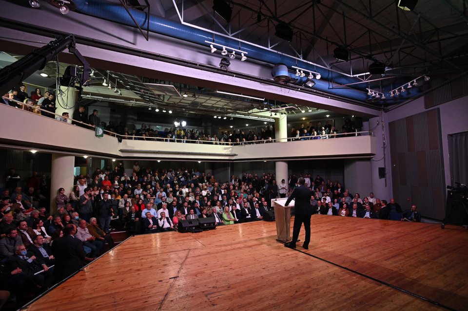 Ο Νίκος Ανδρουλάκης κατά την προεκλογική του ομιλία στο Πνευματικό Κέντρο της Καλαμάτας 