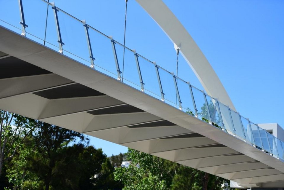 Η πεζογέφυρα που δόθηκε προς χρήση στο Χαϊδάρι