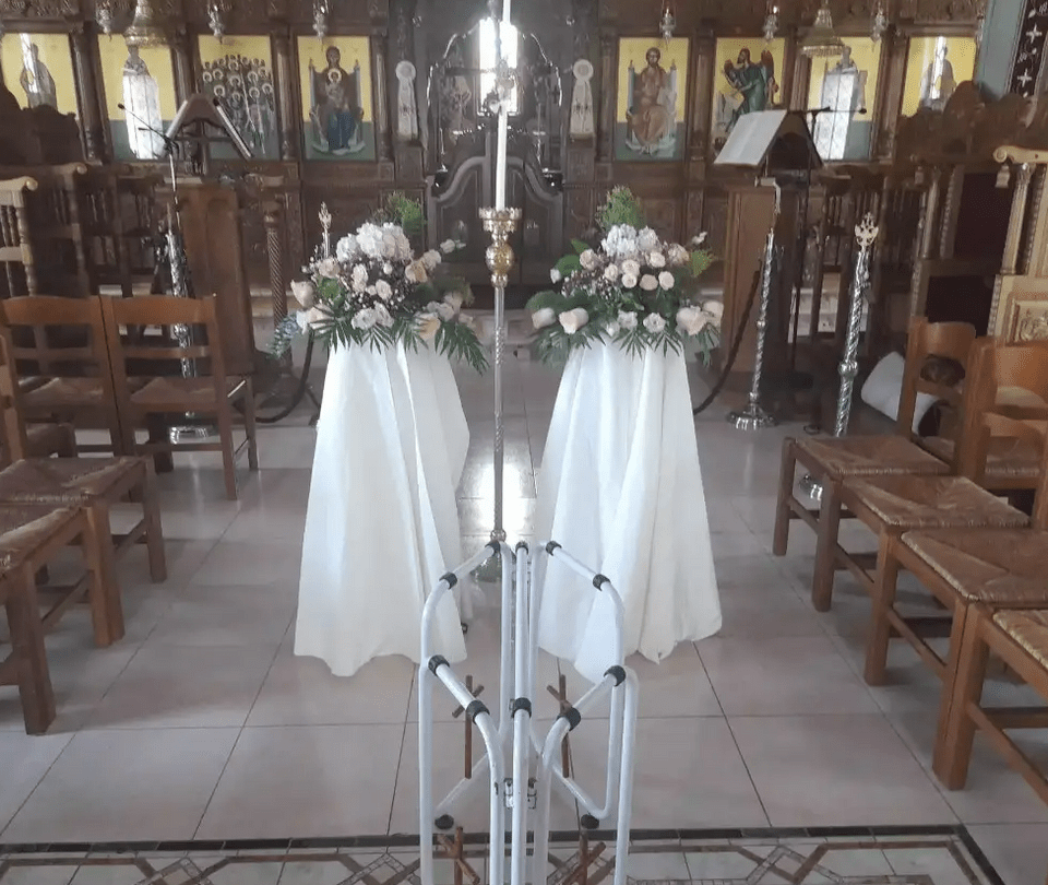 Σπαραγμός στην κηδεία του βρέφους στην Άρτα / alldaynews.gr