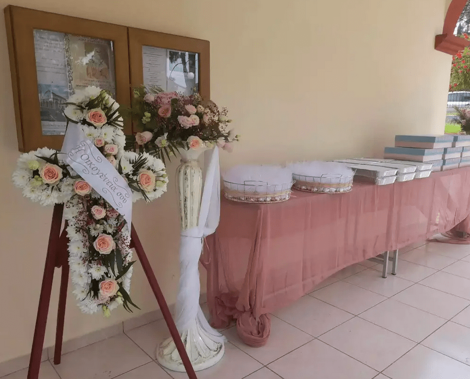 Σπαραγμός στην κηδεία του βρέφους στην Άρτα / alldaynews.gr