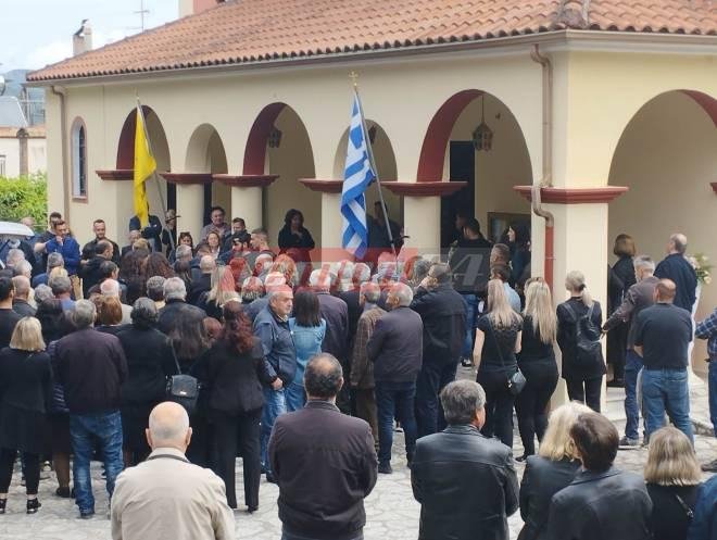 Σπαραγμός στην κηδεία του βρέφους στην Άρτα / alldaynews.gr