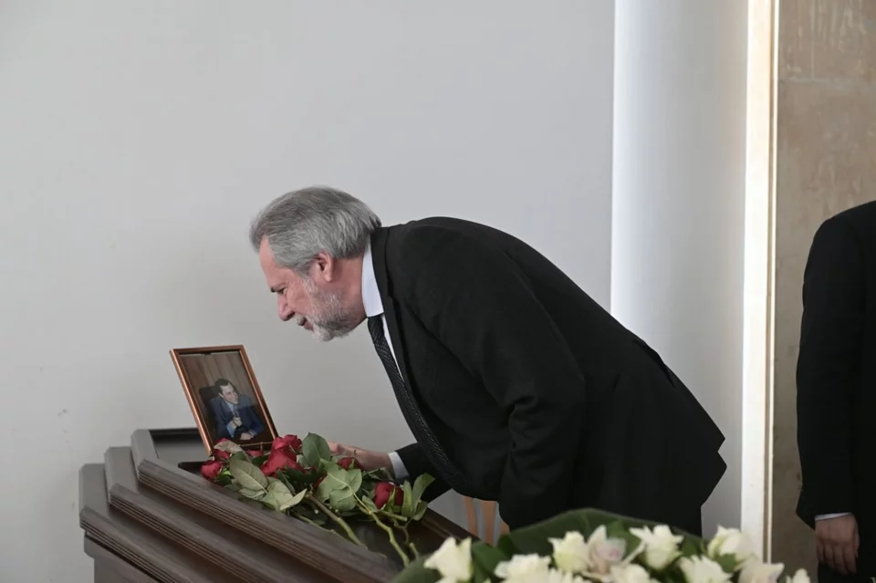 Χρήστος Παπουτσής στην κηδεία του Θανάση Τσούρα