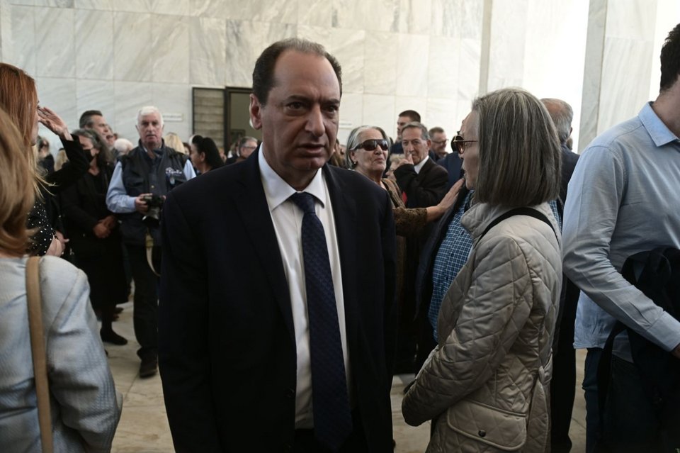 Χρήστος Σπίρτζης στην κηδεία του Θανάση Τσούρα