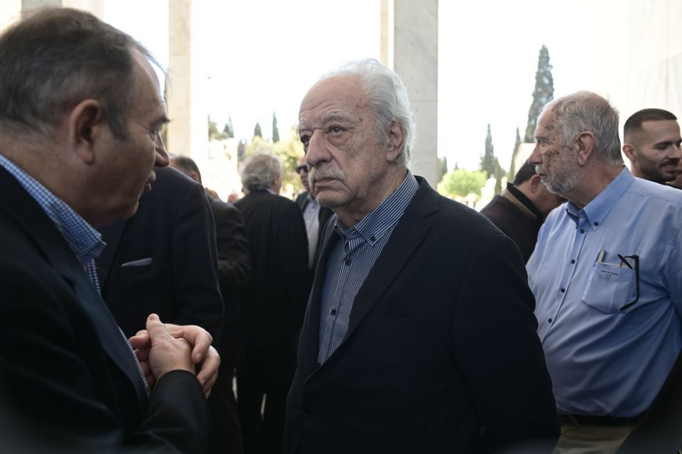 Τηλέμαχος Χυτήρης στην κηδεία του Θανάση Τσούρα
