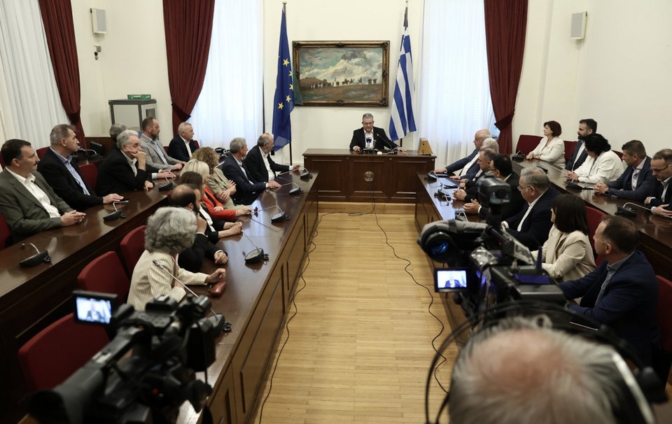 Η Κοινοβουλευτική Ομάδα του ΚΚΕ με επικεφαλής τον Δημήτρη Κουτσούμπα / Φωτογραφία: Intimenews-ΛΙΑΚΟΣ ΓΙΑΝΝΗΣ