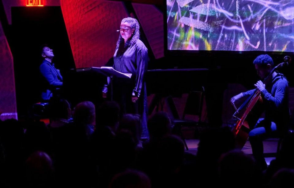  Κάτι το ιερατικό είχε η μορφή, η φωνή της ποιήτριας Robin Coste Lewis/Zachary Schulman