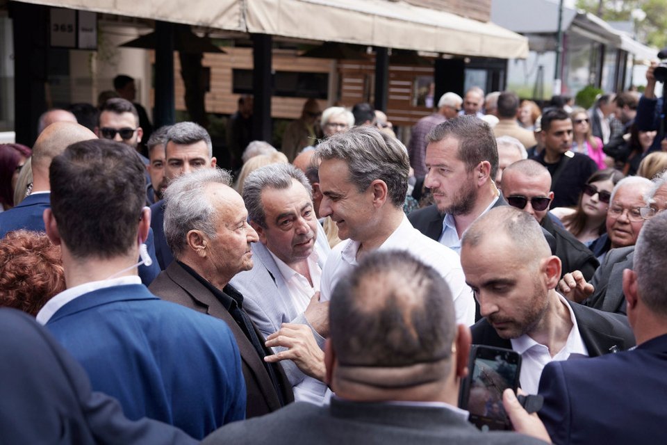 Ο Κυριάκος Μητσοτάκης σε χαιρετισμό του κατά την περιοδεία του στην Ηλεία