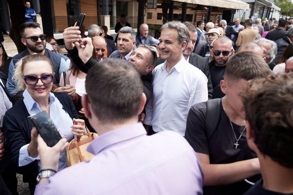 Ο Κυριάκος Μητσοτάκης σε χαιρετισμό του κατά την περιοδεία του στην Ηλεία