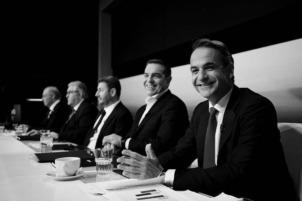 Χαμόγελα στην κάμερα πριν την έναρξη του ντιμπέιτ