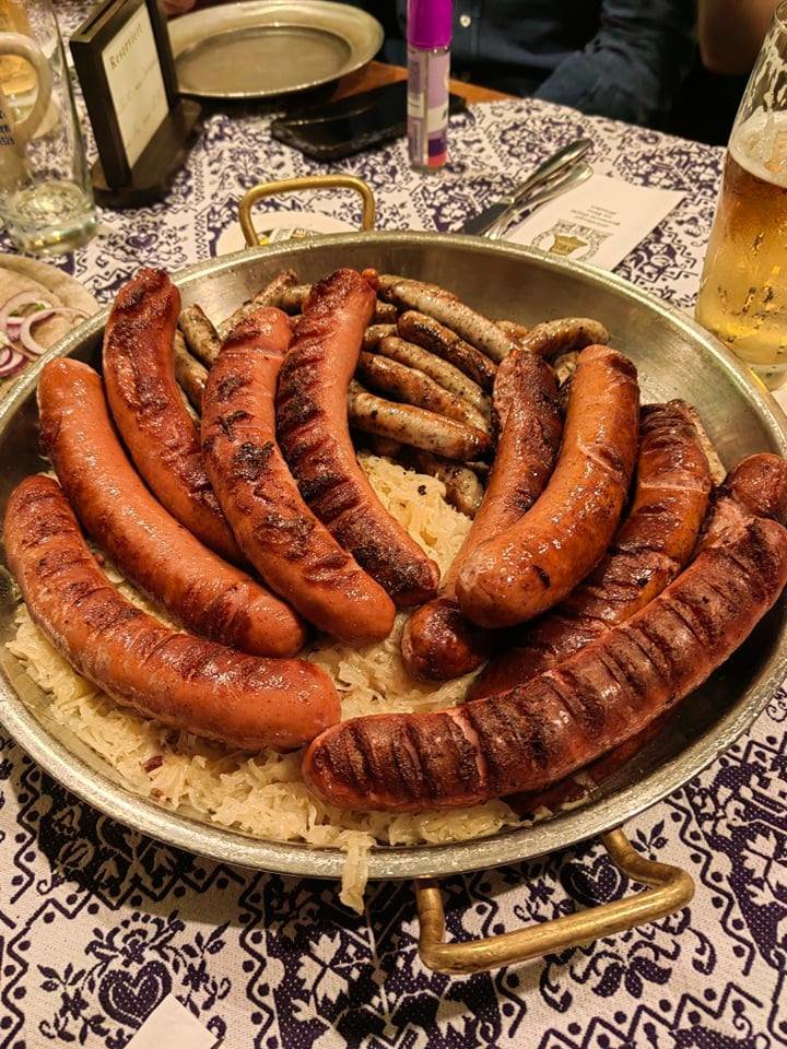 Ποικιλία με λουκάνικα στο Nurnberger Bratwurst Glockl am Dom