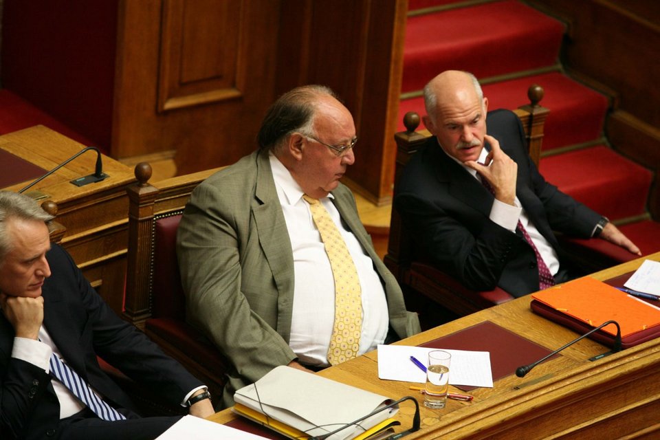 Ο Θεόδωρος Πάγκαλος με τον τότε πρωθυπουργό Γιώργο Παπανδρέου