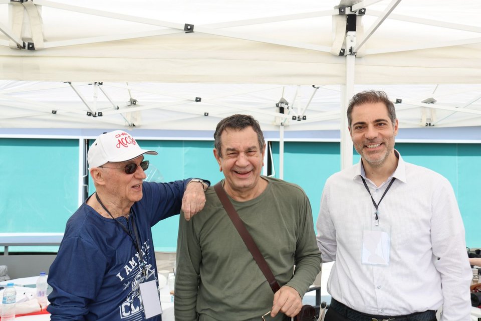Ο Νίκος Μαστοράκης με τον Σταμάτη Σπανουδάκη και τον δήμαρχο Αλίμου