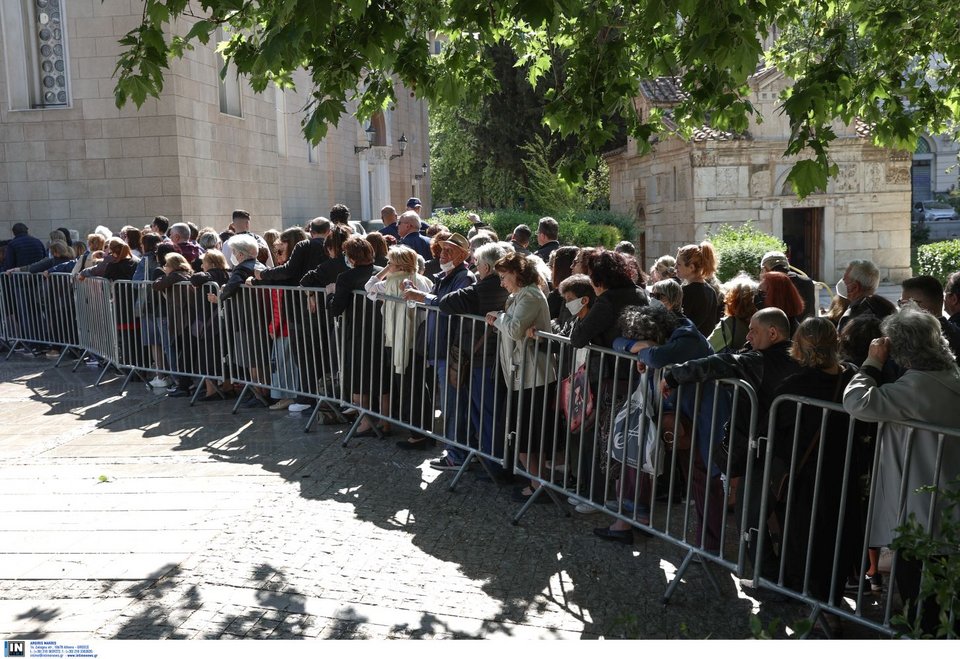 Πάνω από 30 λεπτά ήταν τις προηγούμενες ημέρες ο μέσος χρόνος αναμονής στη Μητρόπολη / Φωτογραφία: INTIME