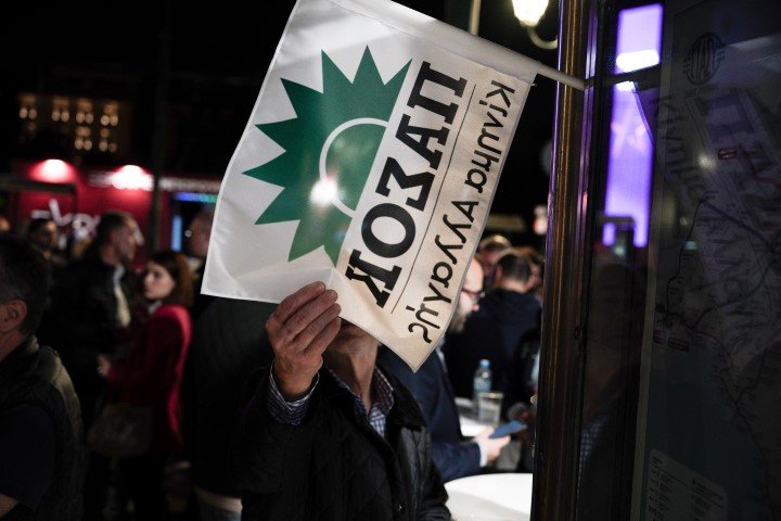 Στιγμιότυπο από το εκλογικό κέντρο του ΠΑΣΟΚ στην Κοραή / Φωτογραφία: Menelaos Myrillas / SOOC