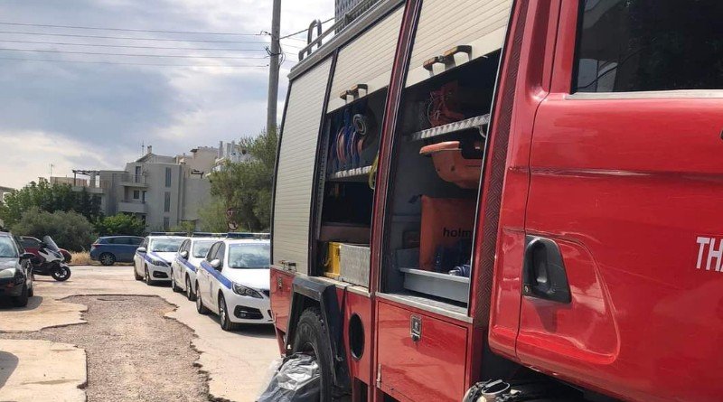 Περιπολικά και πυροσβεστικό όχημα στο Πόρτο Ράφτη