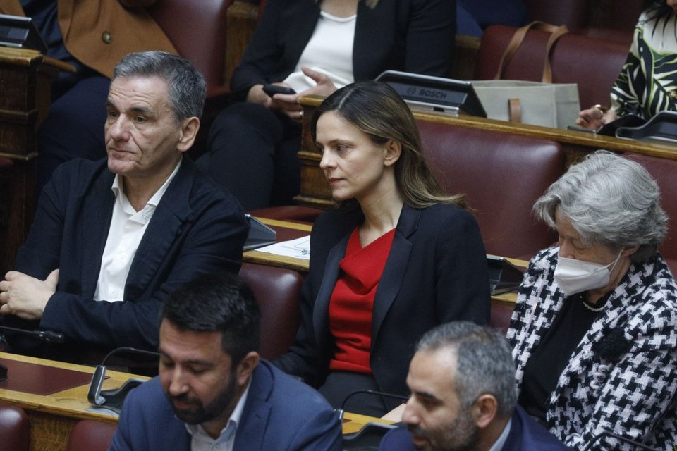 Σε αναμονή στον ΣΥΡΙΖΑ για την ολοκλήρωση της διαδικασίας... 