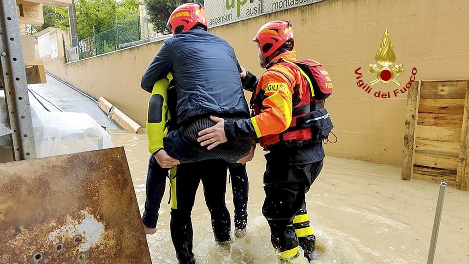 Πλημμύρες με πέντε νεκρούς στη Ιταλία, Εμίλια Ρομάνια