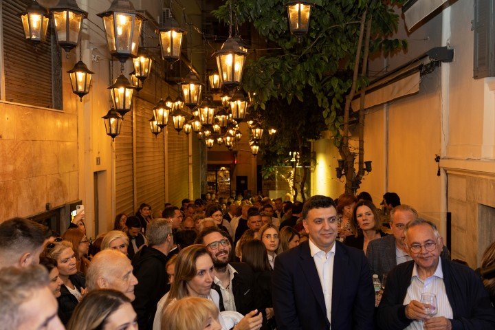 «Πλημμύρισε» από κόσμο η Μαντζάρου στην κεντρική προεκλογική συγκέντρωση της Άννας Ροκοφύλλου