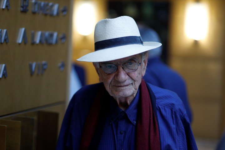 Ο Βασίλης Βασιλικός στην συνεδρίαση της ΚΕ του ΣΥΡΙΖΑ