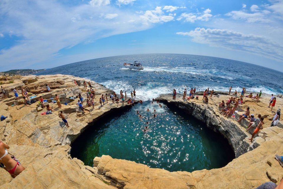 Η Γκιόλα