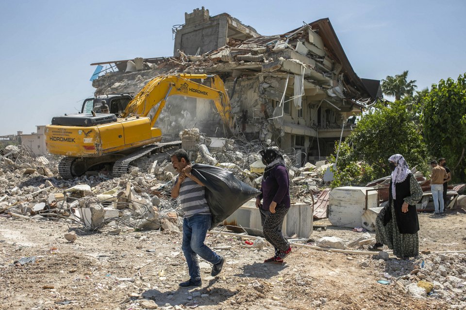 Δαπανηρή και χρονοβόρα η ανοικοδόμηση στις σεισμόπληκτες περιοχές της Τουρκίας