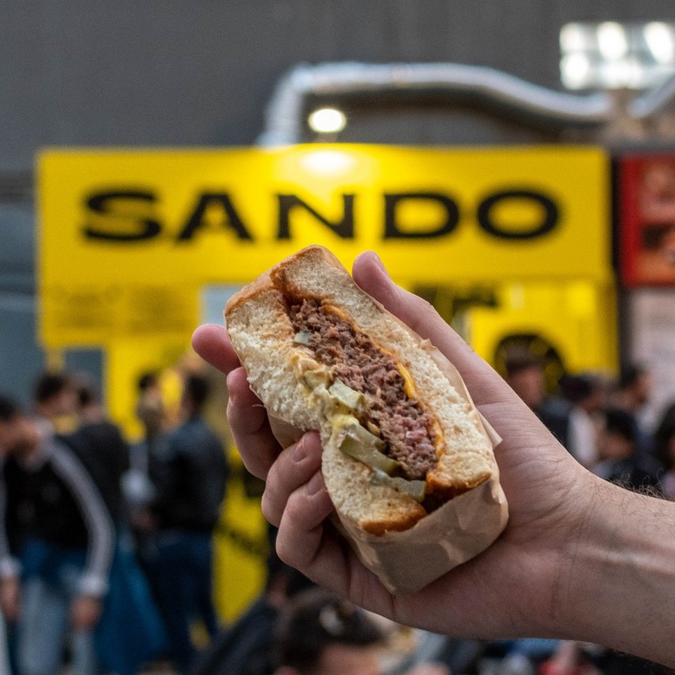 Tα ακαταμάχητα ιαπωνικά sandos με milk bread από το street food μαγαζί Sandos / Φωτογραφία: Sandos/Instaram