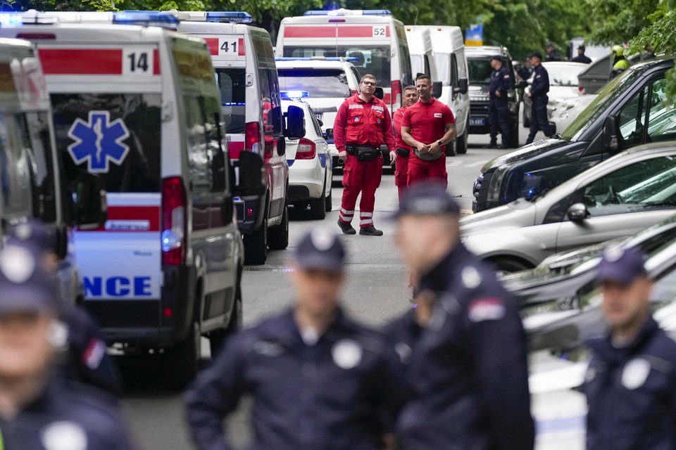 Βελιγράδι, μακελειό σε δημοτικό σχολείο