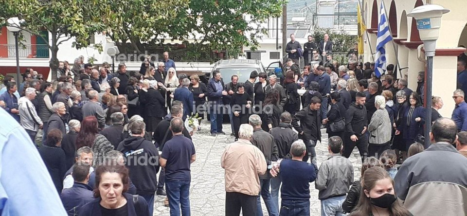 Σπαραγμός στην κηδεία του βρέφους στην Άρτα