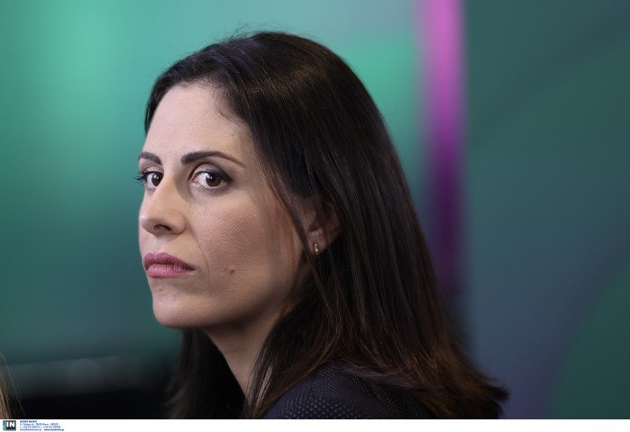 Η Ελένη Χρονοπούλου στην παρουσίαση του προγράμματος του ΠΑΣΟΚ