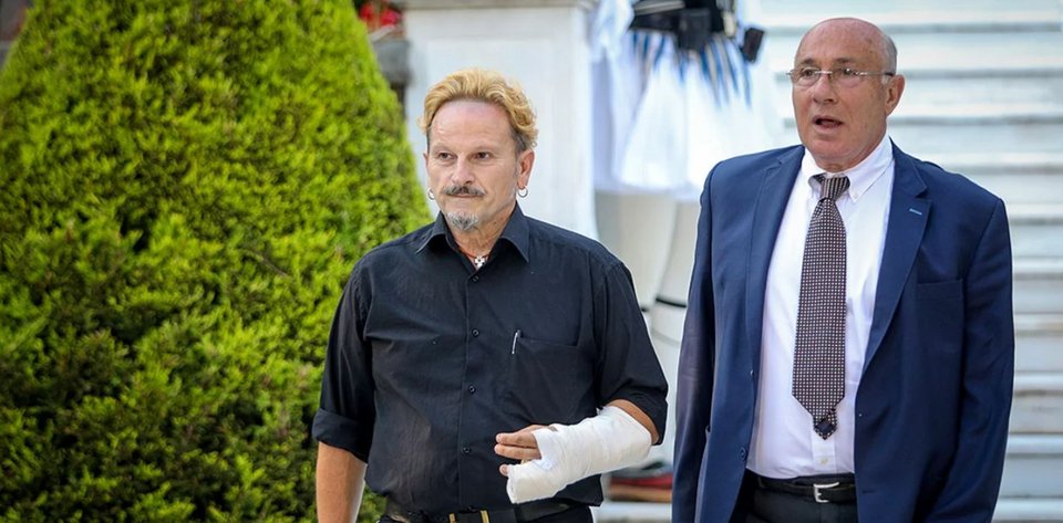 Καλοκαίρι 2020, η Πρόεδρος της Δημοκρατίας προσκαλεί τον Γιώργο Λούκο στη Δεξίωση για την Αποκατάσταση της Δημοκρατίας. Μια χειρονομία δικαίωσης προφητική. Και ίσως η τελευταία δημόσια εμφάνιση του Γιώργου Λούκου. Πλάι του ο Μιχαήλ Μαρμαρινός.