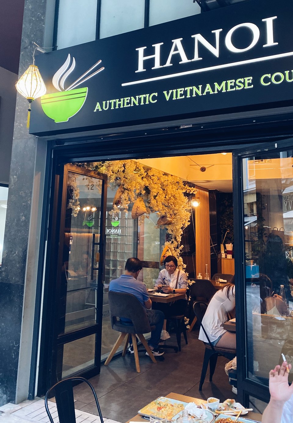 Το Hanoi είναι πάντα γεμάτο με κόσμο / Φωτογραφία: Μάνος Λειβαδάρος/iefimerida