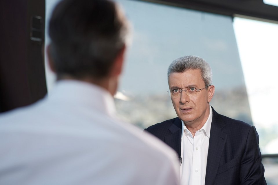 Ο Νίκος Χατζηνικολάου ρωτάει τον πρόεδρο της ΝΔ Κυριάκο Μητσοτάκη για τα κρίσιμα θέματα ενόψει εκλογών