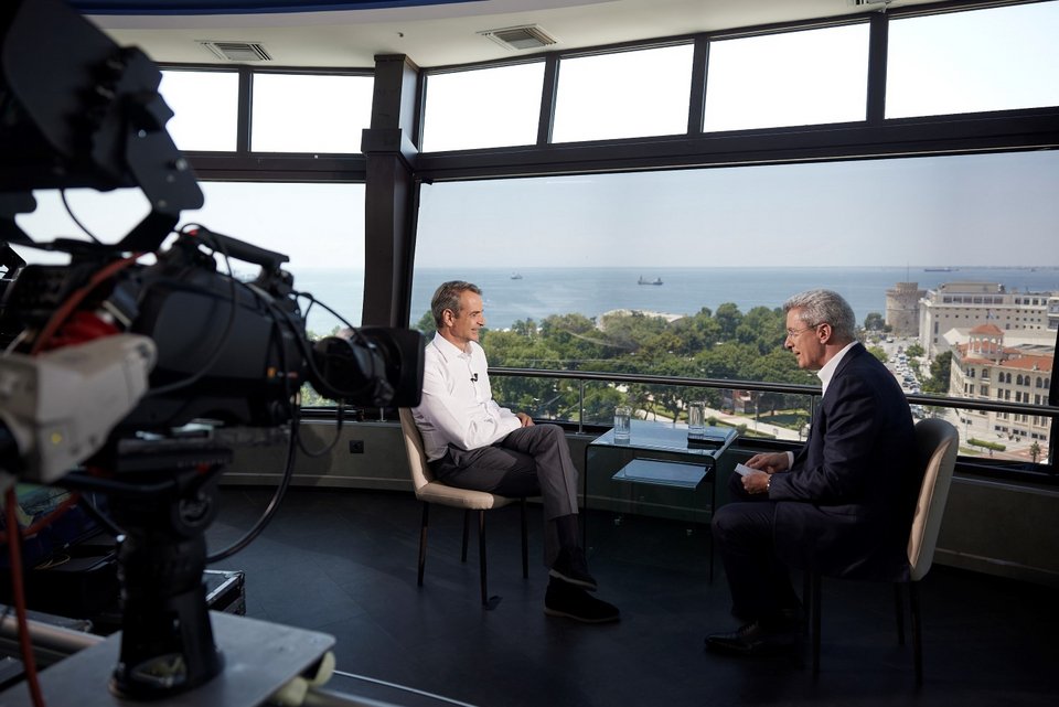 Κυριάκος Μητσοτάκης και Νίκος Χατζηνικολάου στον πύργο του ΟΤΕ, στην Θεσσαλονίκη