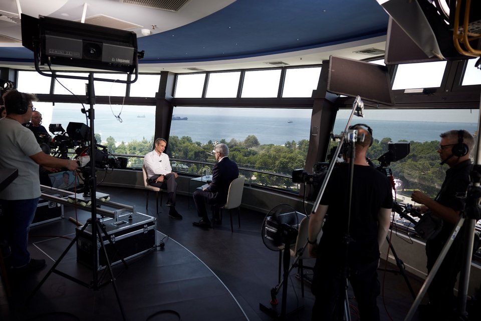 Κυριάκος Μητσοτάκης και Νίκος Χατζηνικολάου στον πύργο του ΟΤΕ, στη Θεσσαλονίκη