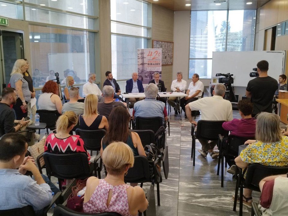 Η 42η διοργάνωση του Φεστιβάλ Βιβλίου είναι αφιερωμένη στον εθνικό μας ποιητή Κωστή Παλαμά και στον ποιητή και ευεργέτη της Θεσσαλονίκης Γιώργο Βαφόπουλο