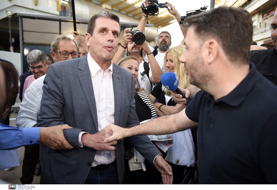 Ο Νίκος Ανδρουλάκης συνάντησε τον υποψήφιο βουλευτή της ΝΔ Δημήτρη Καιρίδη / Φωτογραφία: Intime -ΓΕΩΡΓΙΟΥ ΝΙΚΟΛΑΣ
