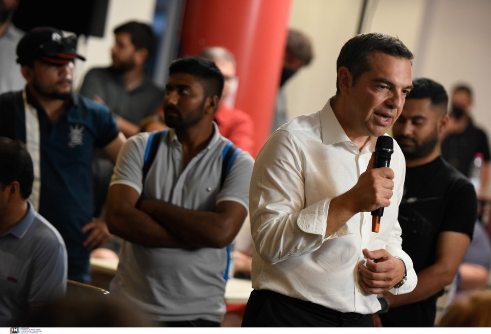 Ο πρόεδρος του ΣΥΡΙΖΑ Αλέξης Τσίπρας σε συνάντηση που είχε με εκπροσώπους από μεταναστευτικές και προσφυγικές κοινότητες στον πολυχώρο Σπούτνικ / Φωτογραφία: Intime -ΓΕΩΡΓΙΟΥ ΝΙΚΟΛΑΣ