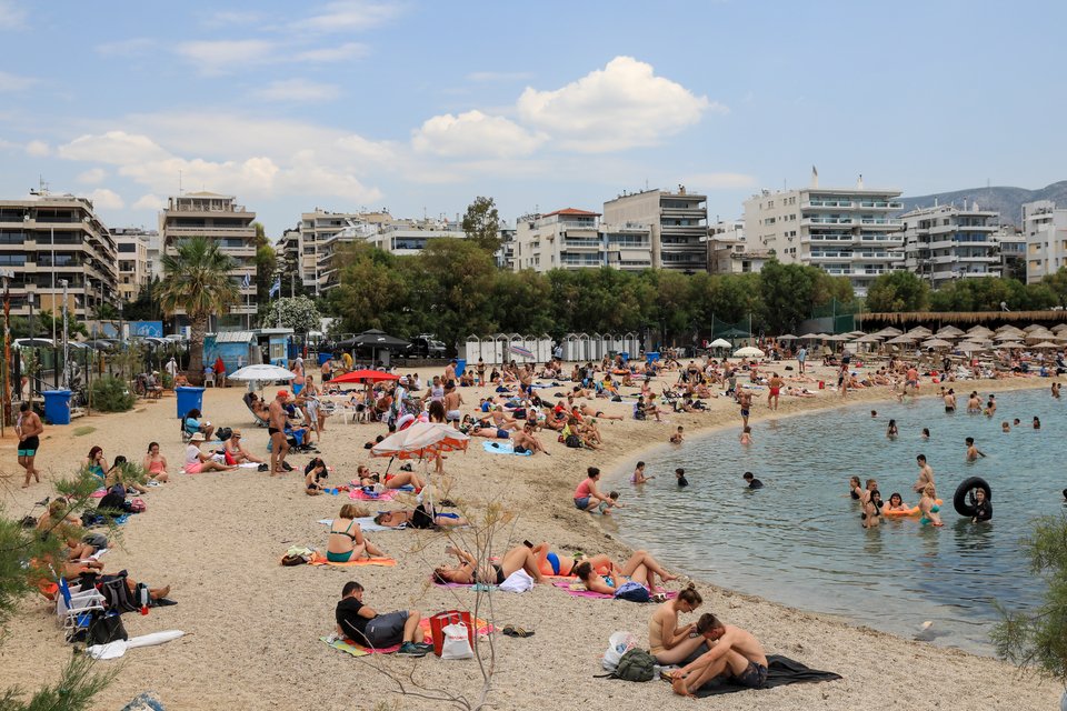 Κοσμοσυρροή σε Άλιμο και Φλοίσβο / Φωτογραφία EUROKINISSI