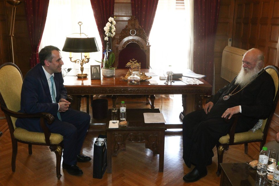 Συνάντηση με τον Μακαριώτατο Αρχιεπίσκοπο Αθηνών και πάσης Ελλάδος κ.κ. Ιερώνυμο είχε αντιπροσωπεία στελεχών του Οργανισμού Λιμένος Πειραιώς ΟΛΠ Α.Ε.-COSCO SHIPPING.