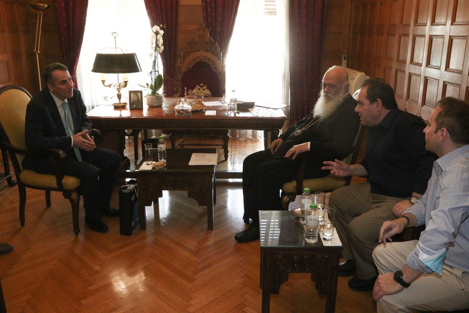 Συνάντηση με τον Μακαριώτατο Αρχιεπίσκοπο Αθηνών και πάσης Ελλάδος κ.κ. Ιερώνυμο είχε αντιπροσωπεία στελεχών του Οργανισμού Λιμένος Πειραιώς ΟΛΠ Α.Ε.-COSCO SHIPPING.