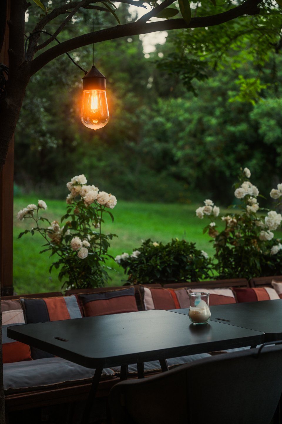 Μια όαση δροσιάς μέσα στην Αθήνα είναι το εστιατόριο Fuga. 