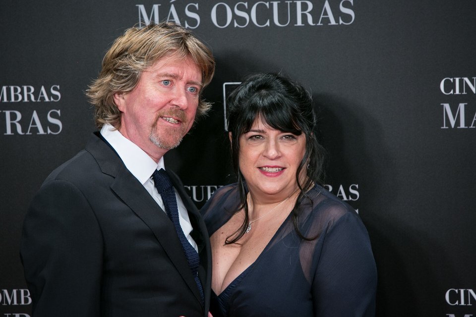 Η Βρετανίδα συγγραφέας και παραγωγός E.L. James και ο σύζυγός της Niall Leonard στην πρεμιέρα του "Fifty Shades Darker" στις 8 Φεβρουαρίου 2017 στη Μαδρίτη