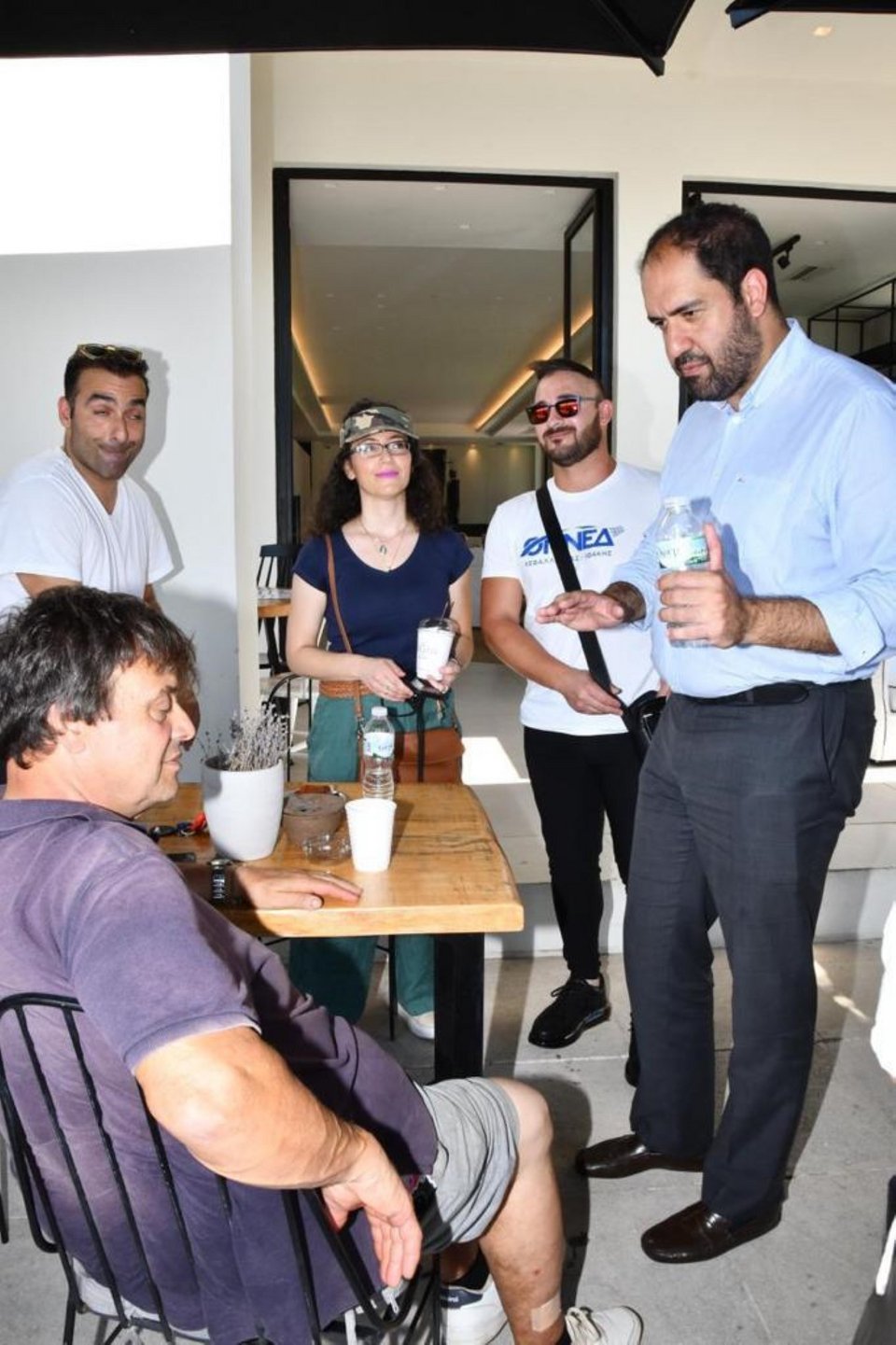 Κλιμάκιο της ΝΔ υπό τον υποψήφιο βουλευτή Ρεθύμνου Ιωάννη Κεφαλογιάννη και την υποψήφια βουλευτή Αχαΐας Χριστίνα Αλεξοπούλου στην Κεφαλονιά