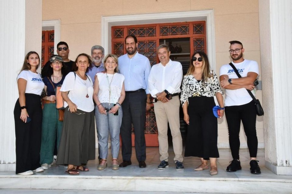Κλιμάκιο της ΝΔ υπό τον υποψήφιο βουλευτή Ρεθύμνου Ιωάννη Κεφαλογιάννη και την υποψήφια βουλευτή Αχαΐας Χριστίνα Αλεξοπούλου στην Κεφαλονιά