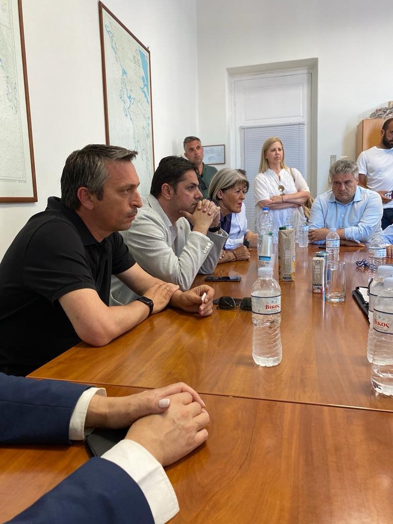 Κλιμάκιο της ΝΔ στην Καλαμάτα για το ναυάγιο της Πύλου