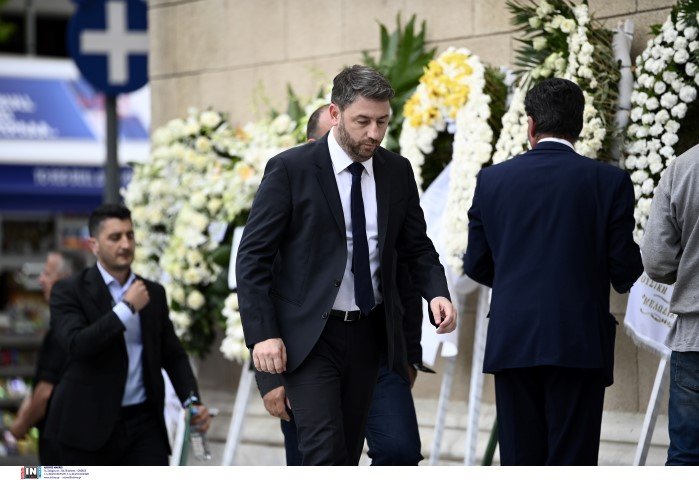 Ο Νίκος Ανδρουλάκης στην εξόδιο ακολουθία του Γιάννη Μαρκόπουλου / Φωτογραφία: Intimenews/ΒΛΑΣΣΟΠΟΥΛΟΥ ΙΣΜΗΝΗ