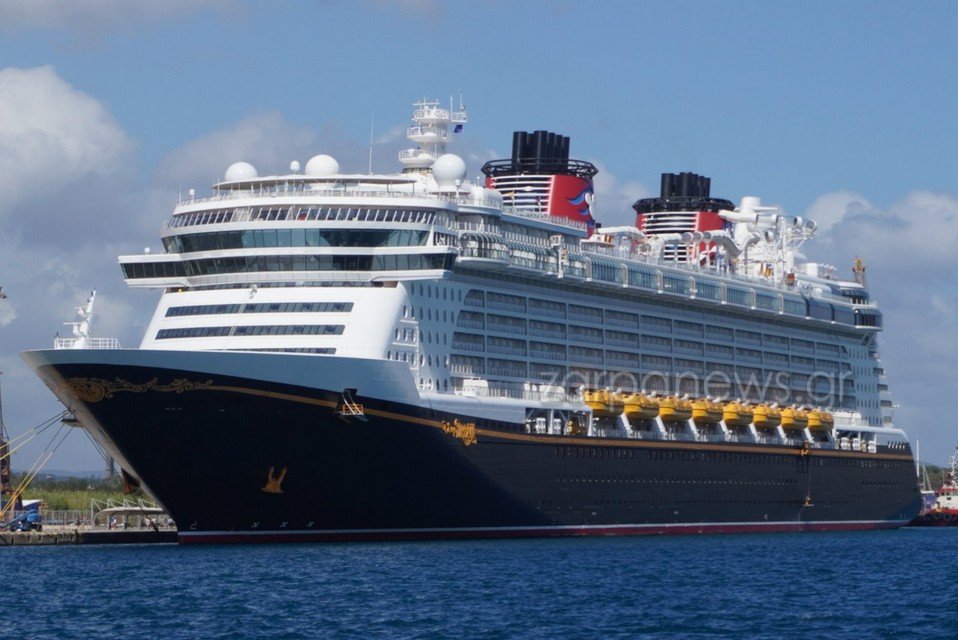 Disney Dream: Το κρουαζιερόπλοιο «όνειρο» στο λιμάνι της Σούδας