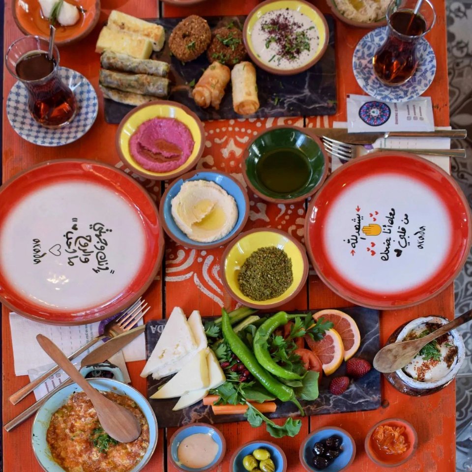 Τουρκικό πρωινό στο Arada cafe Beyrut στην Κωνσταντινούπολη / Φωτογραφία: eatchers/nstagram