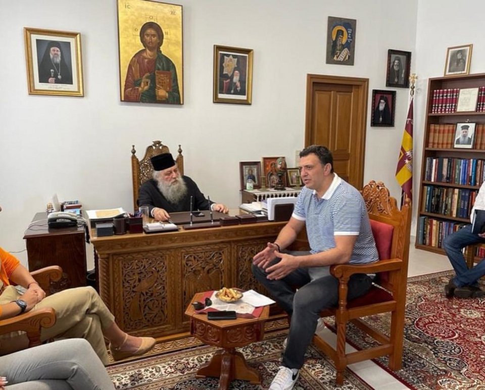 Επίσκεψη του κλιμακίου της ΝΔ στην Ιερά Μητρόπολη Παροναξίας