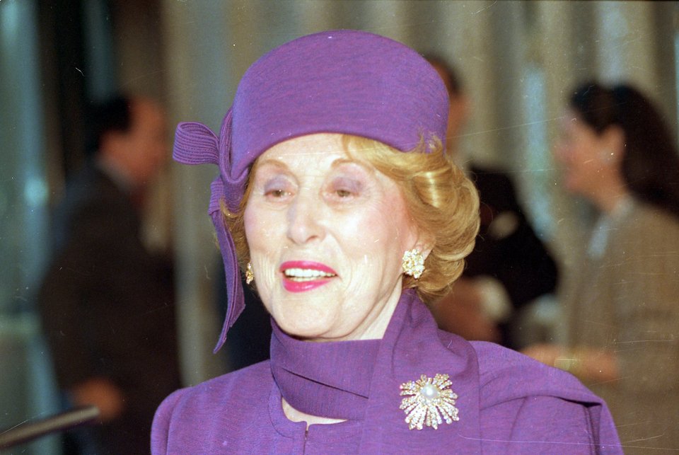 H Estée Lauder